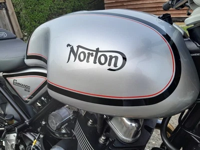 Norton Commando 2023       SP / Sport     892 MILES ONLY FROM NEW - Image 1 of 4