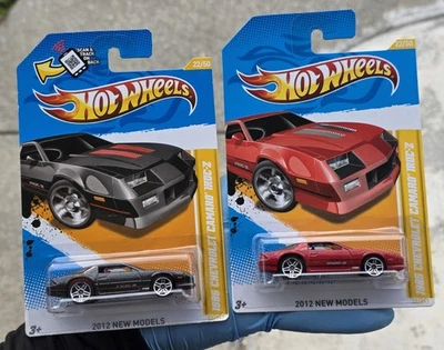 Chevrolet Camaro IROC-Z 2012 1985 Hot Wheels nuevos modelos #22/247 lote de 2 Foto 1 de 3