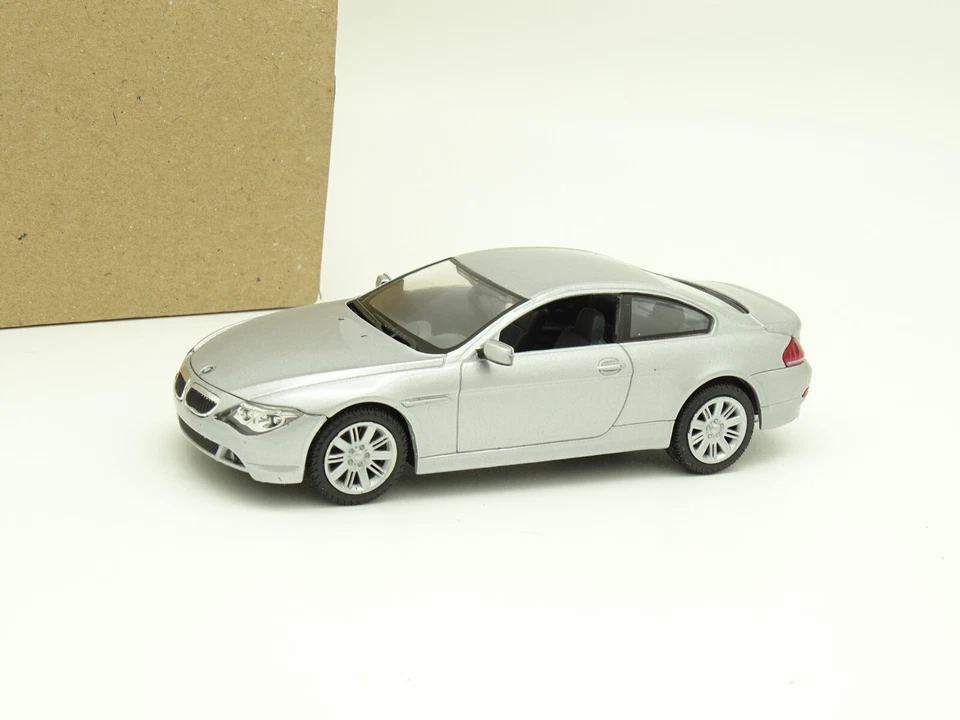 Welly SB 1/43 - BMW 645 CI Argento - Immagine 1 di 1