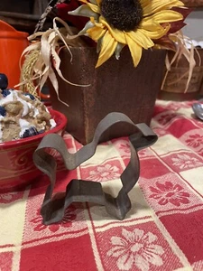 VTG PRIMITIVE METAL COOKIE CUTTER POODLE DOG FOR BAKING FUN LTR-MPDCC - Picture 1 of 7