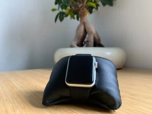 Apple Watch Series 3 38mm Silver. Aluminum. 8GB (GPS + LTE) FAULTY CROWN BUTTON - Picture 1 of 9
