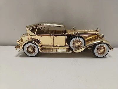 Signature 1934 Duesenberg SSJ Gold Roadster Car 1/32 Scale - Image 1 of 4