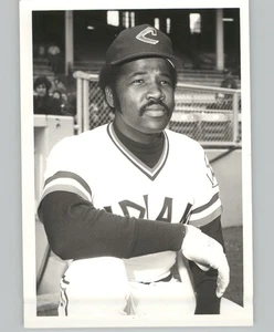 CLEVELAND Indians BASEBALL Player LERON LEE Vintage 1974 Sports Press Photo - Picture 1 of 2