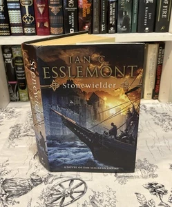 Stonewielder - Ian Esslemont (Hardcover) First Edition/Print, VG, Steven Erikson - Imagen 1 de 18