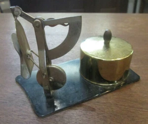JUEGO DE ESCALA DE FRANQUEO Y SOPORTE PARA SELLOS DE COLECCIÓN ACCESORIO DE ESCRITORIO DE LATÓN COLECCIONABLE JAPÓN - Imagen 1 de 4