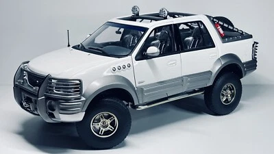 Autoart 1/18 Ford Himalaya Expedition super rare retired diecast New in Box  - Image 1 of 4