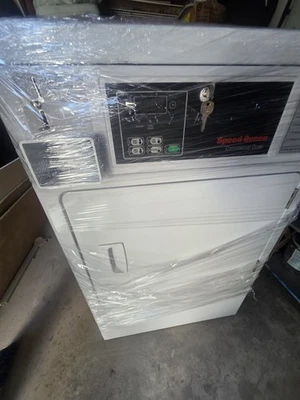 SPEED QUEEN COIN - Image 1 of 3