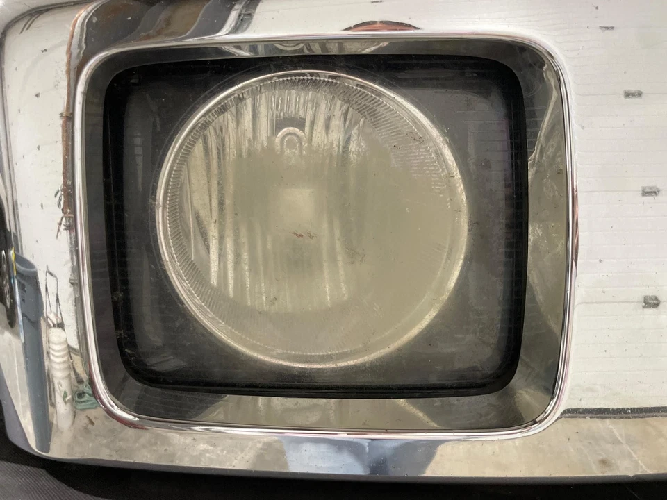 06-10 HUMMER H3 Headlight RHCLOUDY - Image 1 of 1
