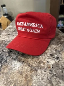 Cappello snapback camionista rosso UFFICIALE Cali-Fame MAGA Trump 2016 Made in America OSFA - Foto 1 di 14