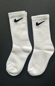 Nike Everyday Crew Cotton White Socks Kids Junior Infant Children Boy Girl x2 - Picture 1 of 6