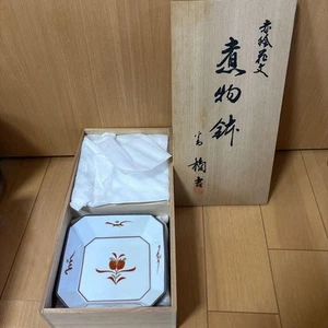 Plato de guiso de flores de ojos rojos Tachikichi cerámica octogonal con caja de madera usado - Imagen 1 de 5