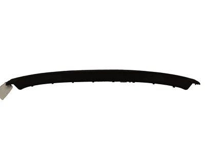 2002-2006 BMW 325xi acabamento de para-choque central traseiro usado fabricante de equipamento original 51128212589 - Imagem 1 de 4