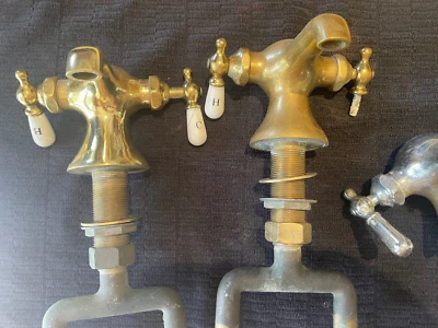 (3) Grifos dobles antiguos estándar americano Foto 1 de 4