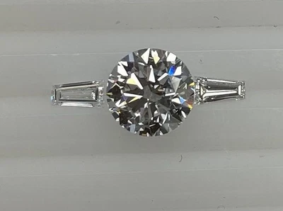 Elegant 3.02 Carat Lab-Grown Diamond Engagement Ring 18kt White Gold – IGI Certi - Image 1 of 4