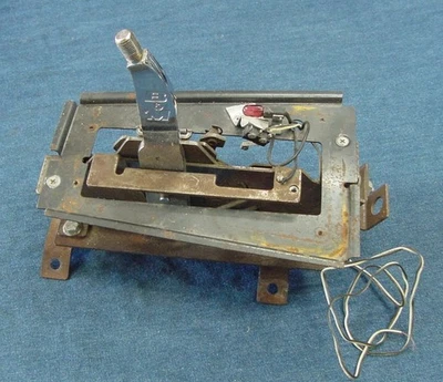 B&M 1970 81 FIREBIRD TRANS AM CAMARO AUTOMATIC FLOOR SHIFTER 4 CONSOLE - Image 1 of 4