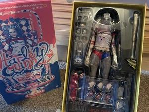 Harley Quinn Hot Toy From The 1st Suicide Squad Movie. MMS383. - Picture 1 of 11