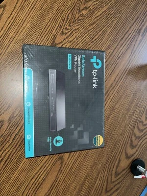 TP-Link SafeStream Gigabit Broadband VPN Router TL-R600VPN - Image 1 of 3