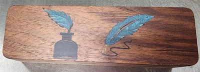 Caja de bolígrafos con incrustaciones de madera maciza de nogal con inserciones de espuma Foto 1 de 3