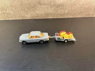 Mercedes 450 SE 1/60 diecast Majorette #249 de 1980 con remolque para motocicletas #21780 Foto 1 de 4