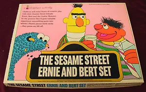 VINTAGE 1971 THE SESAME STREET ERNIE AND BERT COLORFORMS LARGE BOX SET COMPLETE - Picture 1 of 12