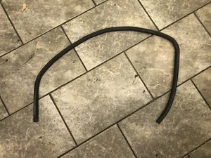 02 03 04 05 06 07 SATURN VUE DRIVERS SIDE Front WINDOW CHANNEL RUBBER - Picture 1 of 1