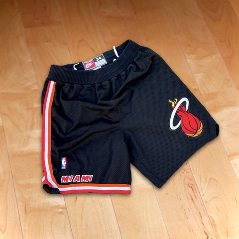 Vintage 1988 Nike Authentic NBA MIAMI HEAT Basketball Shorts Size 34 (Medium M) Cover