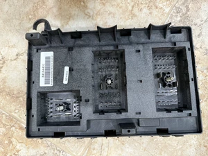 Genuine GM Engine Wiring Harness Junction Block 84184432 New - Bild 1 von 8
