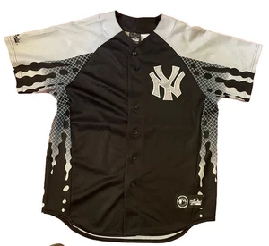 Camiseta de los Yankees de Nueva York para Hombres Grande Negra MLB Béisbol Majestuosa Camisa con Botones - Imagen 1 de 7