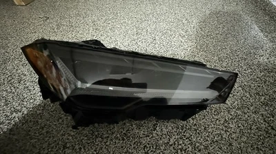 Lamborghini Urus Right Passenger Side  Headlight  4ML941036E 19-23 Good Tabs - Image 1 of 4