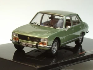 IXO Peugeot 504 Limousine, 1969, grün met. - CLC319N - 1:43 - Picture 1 of 5