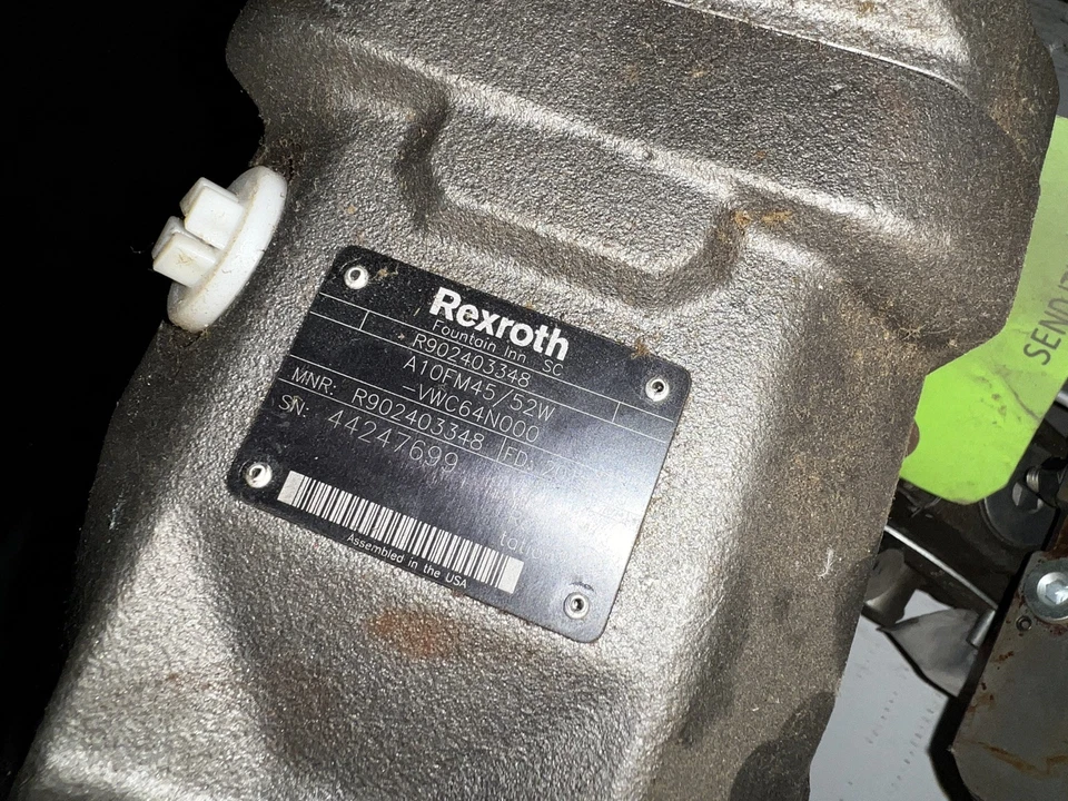 R902403348 Rexroth AA10FM45 Axial Piston Fixed Motor Free Shipping In The USA - Image 1 of 1