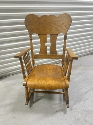 Lovely Antique Mission Oak Rocking Chair - Image 1 of 4