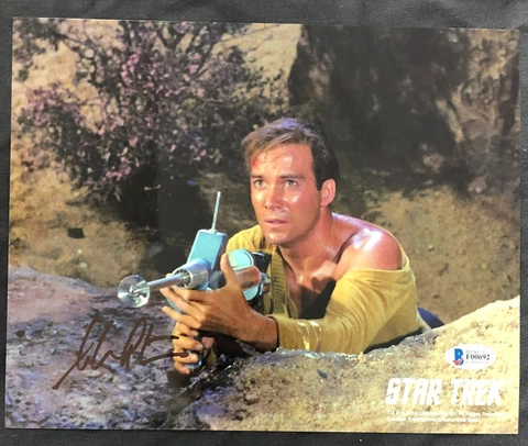 WIlliam Shatner Beckett Authenticated Autograph Star Trek Captain Kirk 8X10 Cover