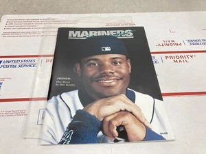 Mariners Magazine Vol. 8 Issue 2 Ken Griffey Jr.  - Picture 1 of 3