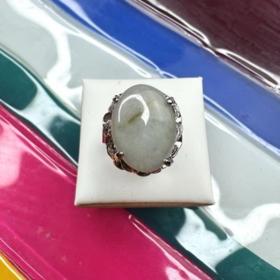 Antiguo anillo de jade de Taiwán vintage talla N años 80 declaración Foto 1 de 4