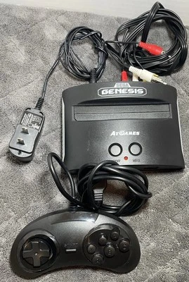 Mini consola AtGames Sega Genesis Classic con 80 juegos y controladores integrados Foto 1 de 4