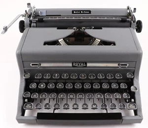 1949 Royal Quiet Deluxe Portable Typewriter - Picture 1 of 9