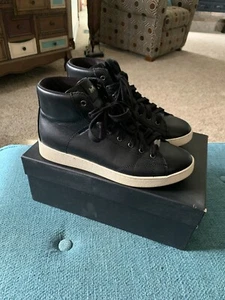 Coach Damengröße 7,5 Hi Tops schwarzes Leder mit weißer Sohle. Nur einmal getragen - Bild 1 von 10