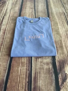 New Gildan Womens Blue Faith Embroidered Spiritual Cotton T-shirt - Picture 1 of 7