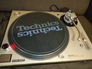 Technics SL-1200MK6 Black with Dust Cover Direct Drive DJ Turntable System Used - Picture 1 of 9