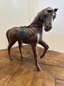 Figura de caballo de cuero grande vintage estatua ecuestre decoración del hogar - Imagen 1 de 11