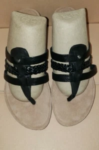 UGG Australia MADDIE Leather Wedge Heel Black Sandals Women's Size 7.5 NEW - Picture 1 of 8