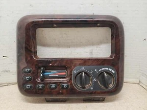97 98 CHRYSLER TOWN & COUNTRY Heater A/C Control P4677367 - Picture 1 of 7