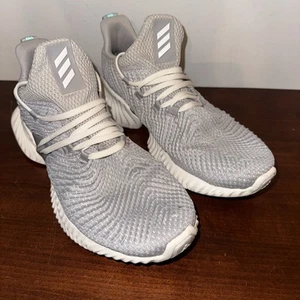 Adidas AlphaBounce Instinct, F36732, Gray/White, Women's Size 8.5 - Picture 1 of 8