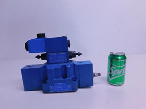 Eaton Vickers Hydraulic Solenoid Directional Control Valve DG4V, DG5V, DGMFN - Picture 1 of 5