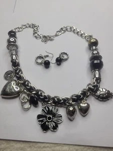 18" Inch Necklace With Various Charms And Black Earrings - Picture 1 of 7