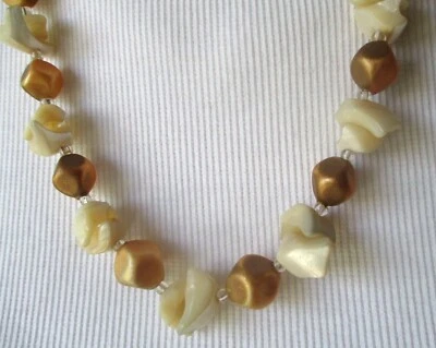 Ancien collier de perles nacre naturel fermoir à vis couleur or bijou rare 5255 - Photo 1/3