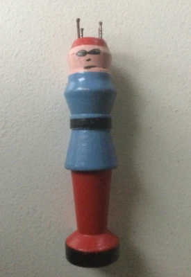 ANCIEN TRICOTIN EN BOIS années 40/50 PERSONNAGE SOLDAT / GENDARME COLLECTOR - Photo 1/4