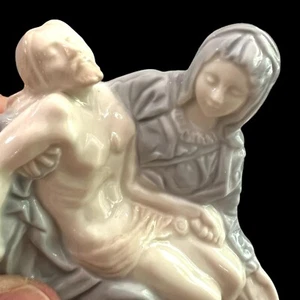 VTG RR Roman Pieta Mary Jesus Porcelain Figurine Japan Statue Crucifixion Japan - Picture 1 of 8