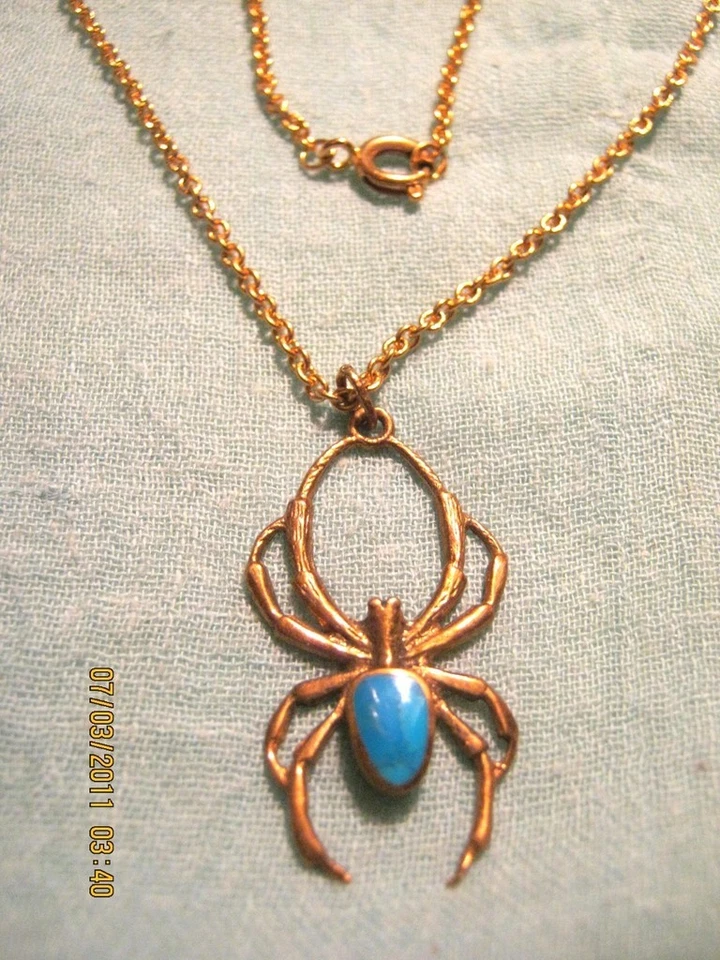 Anhänger, Bronze, 1 Türkis mit Halskette, Bronze - Bild 1 von 1